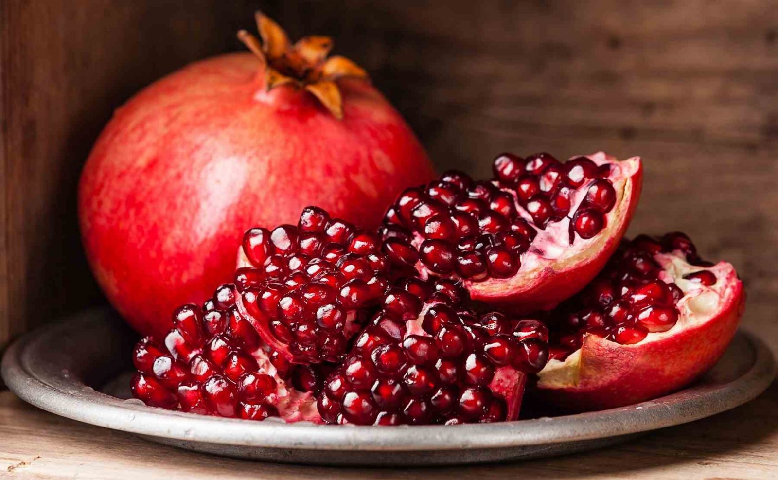 سرخی یاقوت از سبزی باغ است