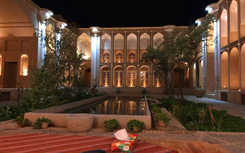 اقامتگاه بومگردی خانه سه نیک یزد