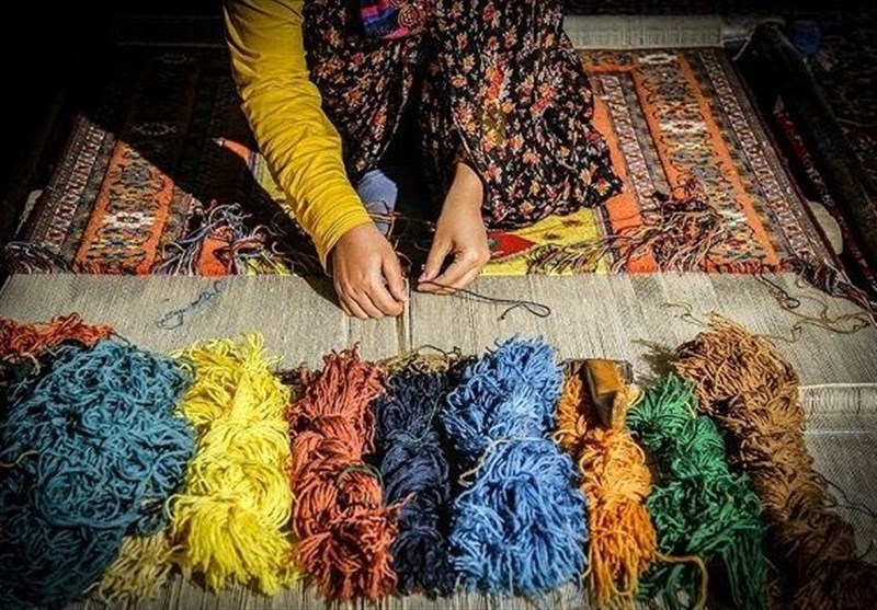 نشان تمدنی به هنرمندان صنایع دستی اعطا می شود
