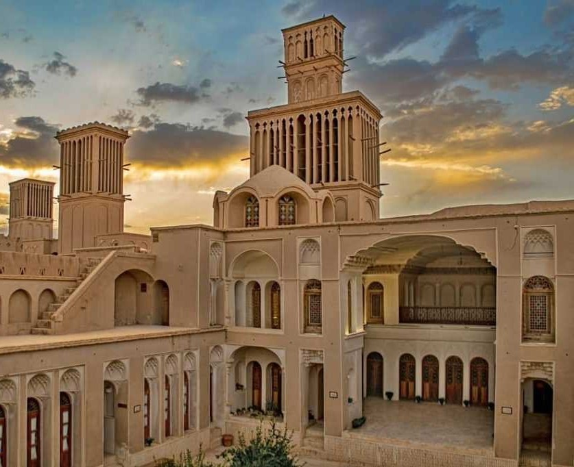 تور 4 روزه یزد از مشهد 14 دی 1403