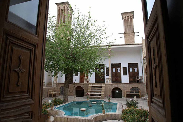 تور 5 روزه و ریلی قم 16 بهمن 1401 ، حرکت از مشهد ( از 1.960.000 )